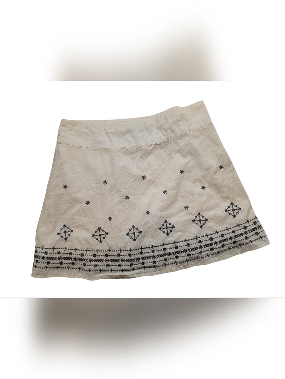 PrAna White Skirt With Gray Embroidery